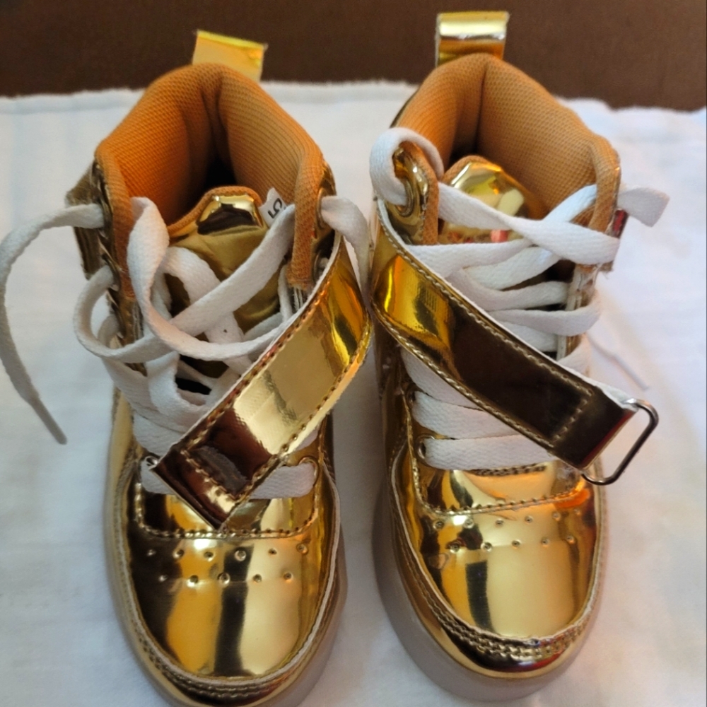 EUC. Gold LED light up sneakers, size 25